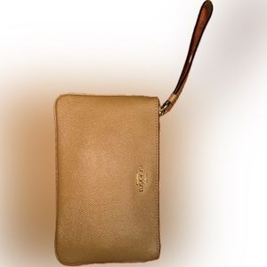 Coach Large Wristlet Light Saddle